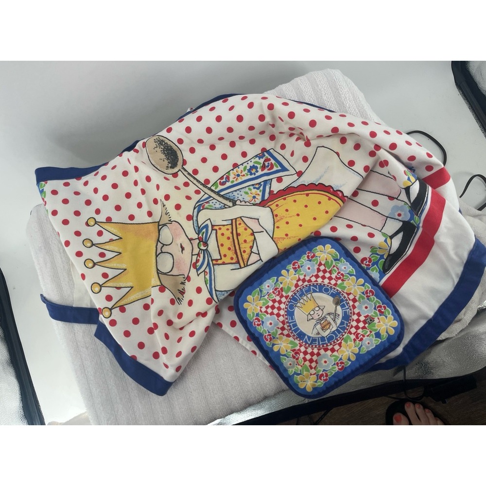 Queen of the Kitchen Polka Dot‎ Apron and Quilted Pot Holder Set Blue Red White